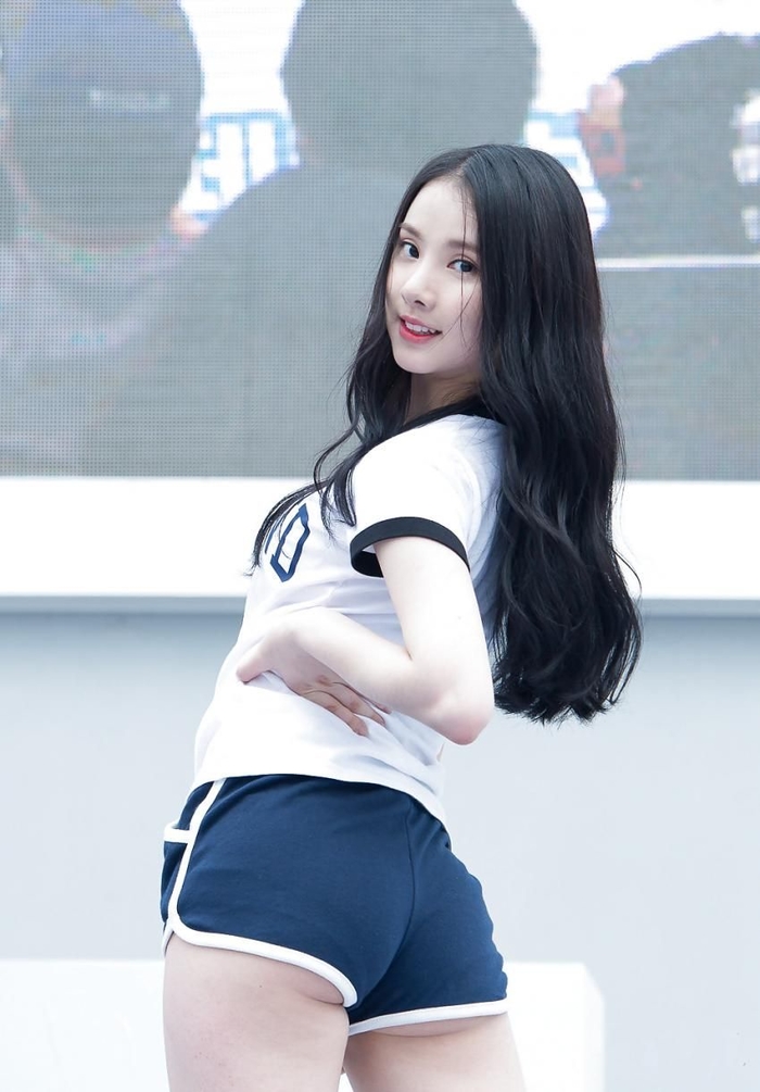 Idol Hàn đua nhau buộc tóc 2 bên: người xinh xuất thần