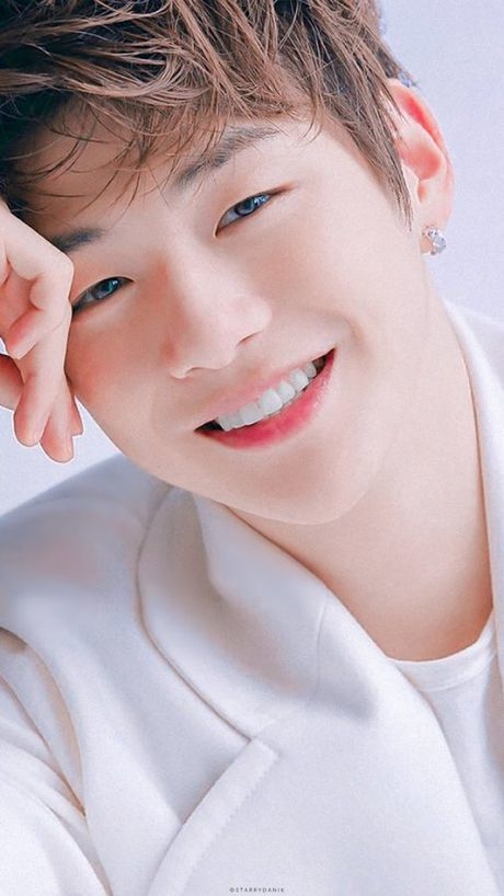 Jimin giữ vị trí bất ngờ trên BXH thần tượng nam hot nhất