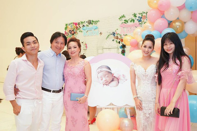 Kết cục bất ngờ của những cặp vợ già - chồng trẻ ở showbiz Việt