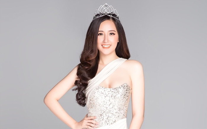 Khi Hoa hậu đăng quang: Không chê nhan sắc, thì cũng bị chê học vấn