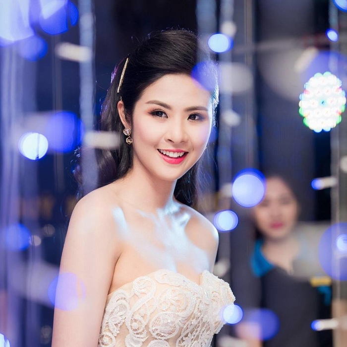 Khi Hoa hậu đăng quang: Không chê nhan sắc, thì cũng bị chê học vấn