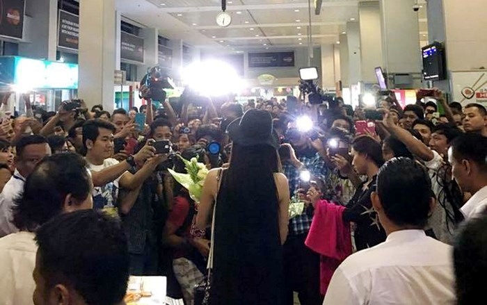 Khi sao Việt được chào đón cuồng nhiệt ở nước ngoài