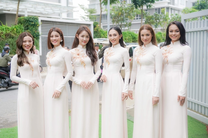 Lan Khuê và John Tuấn Nguyễn bí mật làm lễ đính hôn sáng nay