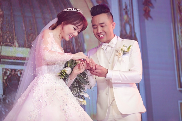 Lọat thiệp cưới độc đáo của dàn sao Việt