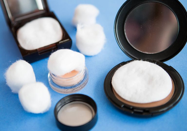 Mẹo sắp xếp quần áo siêu gọn, chứa cả thế giới trong 1 cái vali