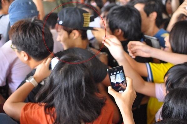 Fan Viet va nhung lan bay lich su voi sao Kpop: Het duoi khoi Vn lai khung bo trang ca nhan