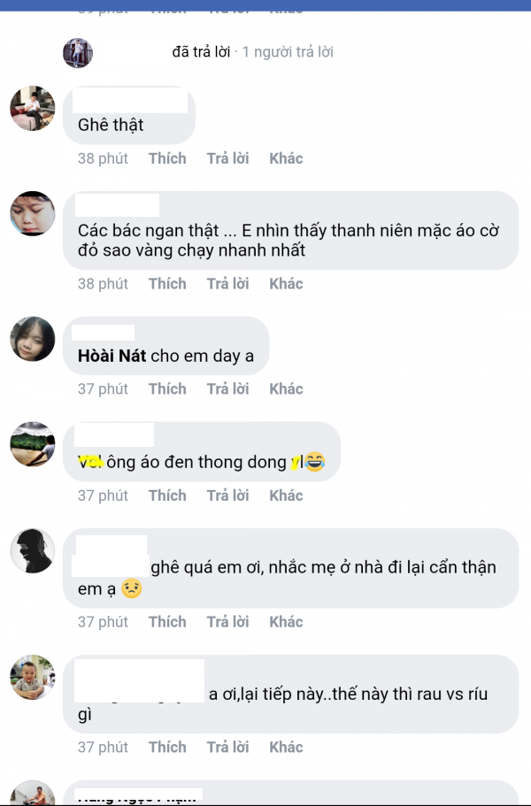 Người dân liều mình đứng xem sạt lở đất tại Sơn La