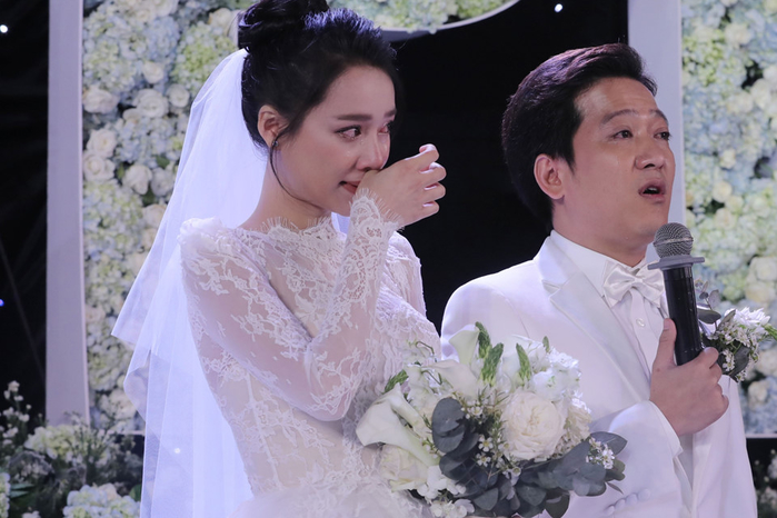 Nhã Phương lộ vòng hai lớn giữa tin đồn mang bầu với Trường Giang