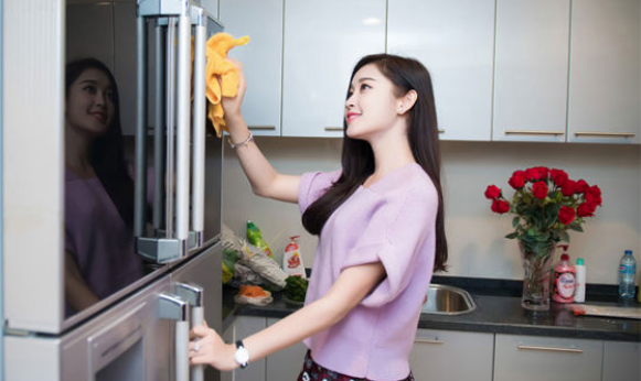 Những bí kíp vệ sinh tủ lạnh nhanh chóng, hiệu quả