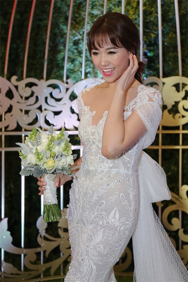 Nhung bo vay cuoi rung dong long nguoi cua sao Viet: Khong thanh lo lem cung hoa nu hoang