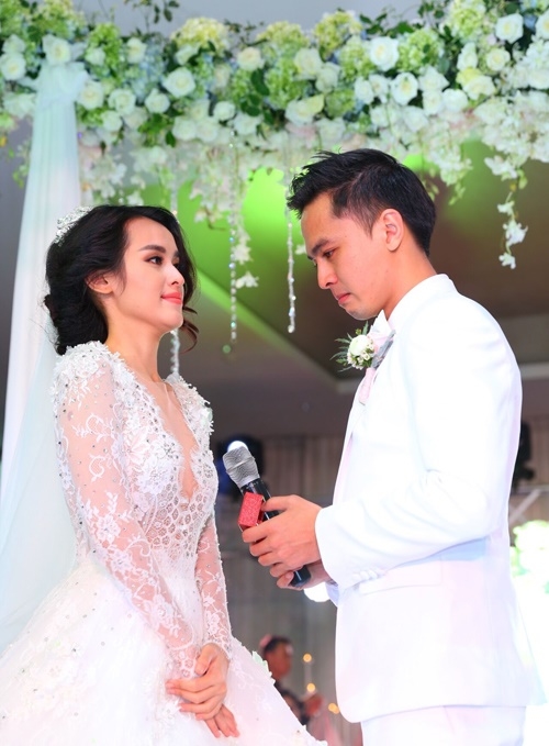 Những chia sẻ đầy cảm động của sao Việt trong ngày cưới