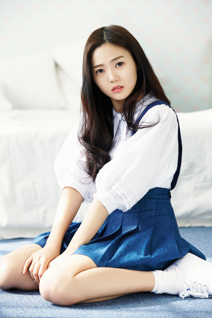 Những lần “bay giày” vô cùng hài hước của idol khi biểu diễn