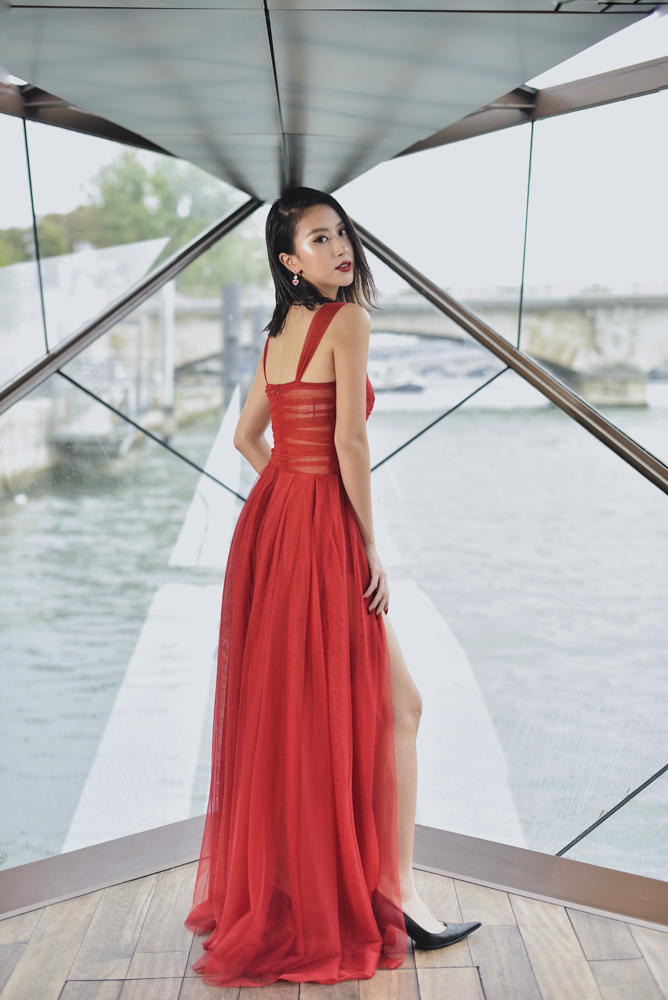 Những lần sao Việt được mời ngồi hàng ghế đầu show thời trang quốc tế