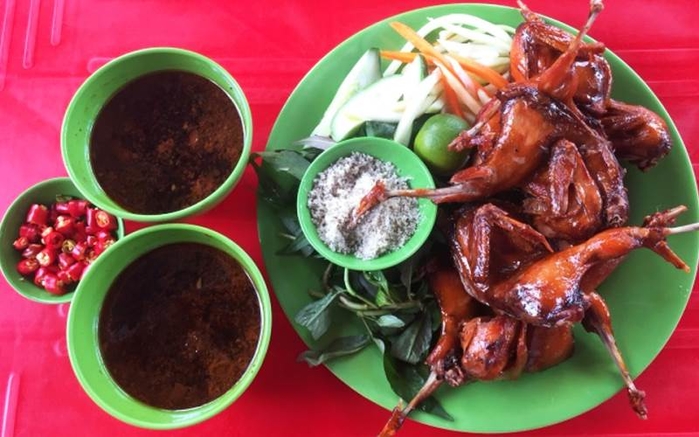 Những món ăn vặt ngon nức mũi, giá cả hạt dẻ ở Sài Gòn