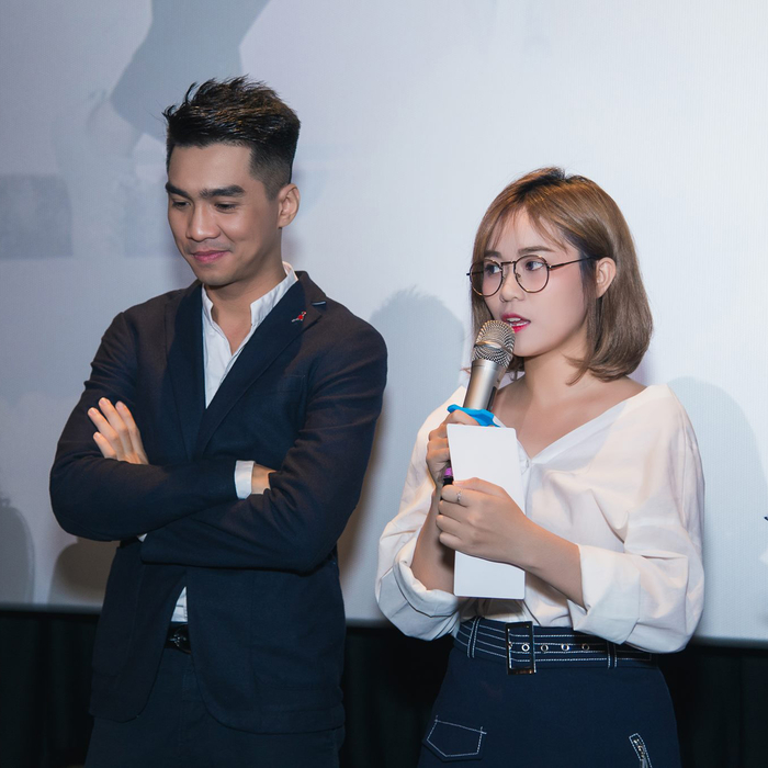 Muon kieu su co khi nu streamer lam viec: Khong tre nai qua muc thi cung khoa kenh vi lo hang