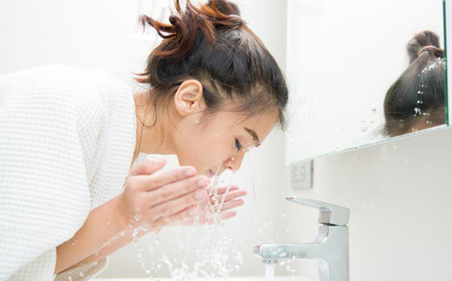 Những thói quen sinh hoạt hằng ngày vô tình gây hại cho làn da