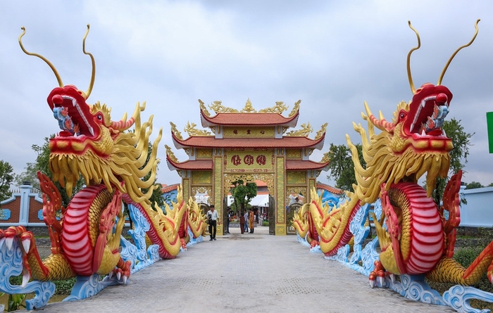 Nhung cong trinh bac ty cua sao Viet: Biet thu 60 ty cua Mr.Dam con thua xa nha sao Viet nay