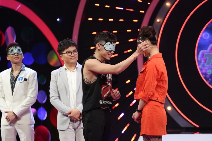 Nóng bỏng như DJ Oxy cũng bị bản sao Jay Park từ chối hẹn hò