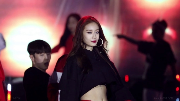 Nữ thần Kpop nào sở hữu fancam tại Việt Nam được lòng V-fans nhất?