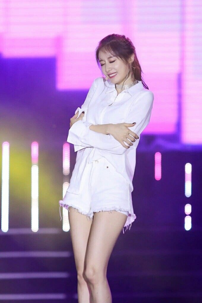 Nữ thần Kpop nào sở hữu fancam tại Việt Nam được lòng V-fans nhất?