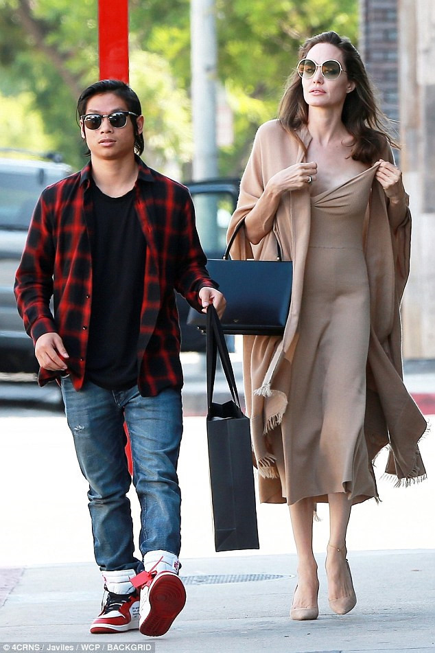 Pax Thiên - cậu con nuôi người Việt của Angelina Jolie