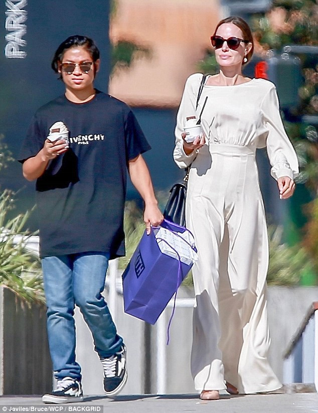 Pax Thiên - cậu con nuôi người Việt của Angelina Jolie