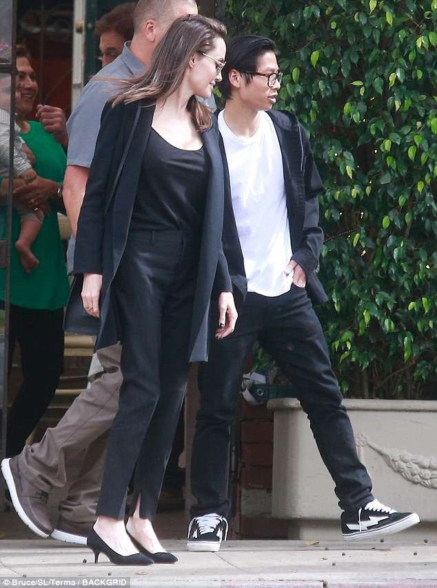 Pax Thiên - cậu con nuôi người Việt của Angelina Jolie