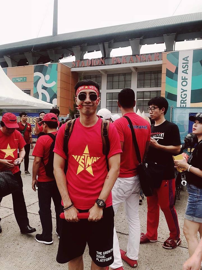 Phùng Ngọc Huy lần đầu lộ diện, Tóc Tiên selfie cùng sao Running Man