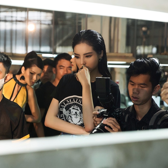 Phùng Ngọc Huy lần đầu lộ diện, Tóc Tiên selfie cùng sao Running Man
