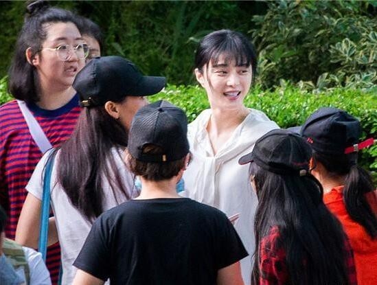 Sao nữ Hoa ngữ 40 tuổi ế phim vì 'trẻ chưa qua già chưa tới'