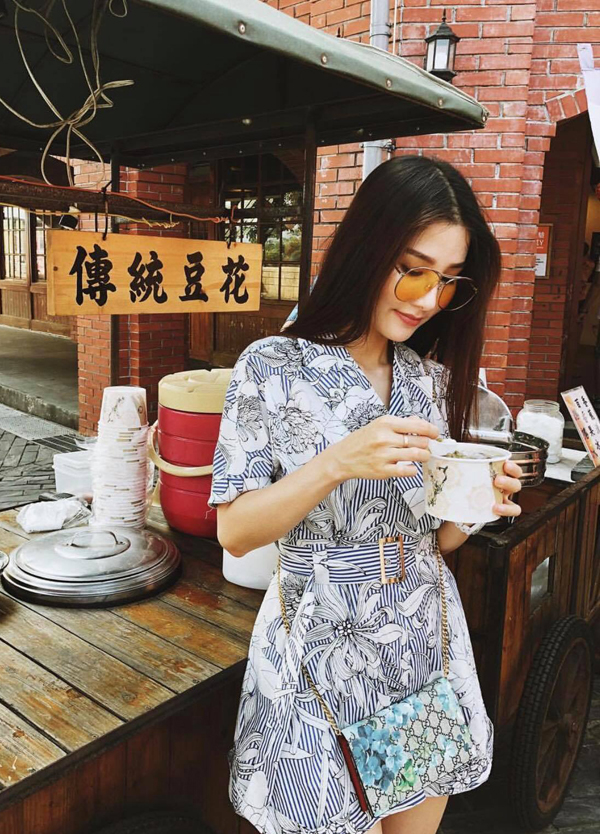 Sao nữ Việt lăng xê mốt túi xách mini sang chảnh, thời thượng