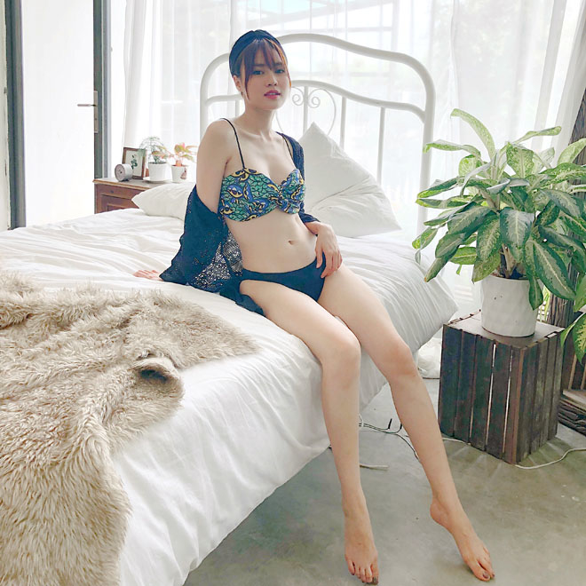 Sau rộ tin đi nghỉ mát với Chi Dân, Lan ngọc lại khoe ảnh bikini