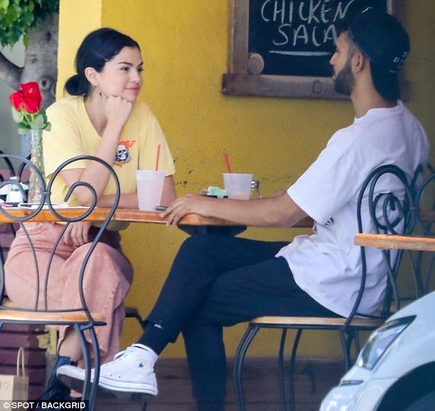 Selena Gomez đáp trả: