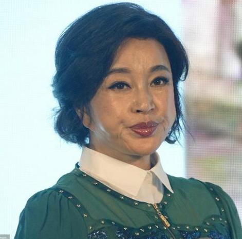 Showbiz Han Quoc, Trung Quoc dang doi mat “sieu dia chan” ve van nan tron thue