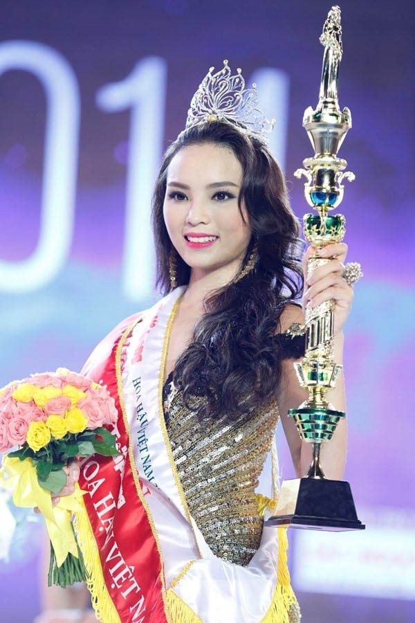 Soi nhan sắc năm 18 tuổi của dàn HHVN