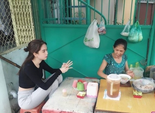 Thời trang ăn vỉa hè: Ngọc Trinh sang chảnh, Nhã Phương hóa ninja