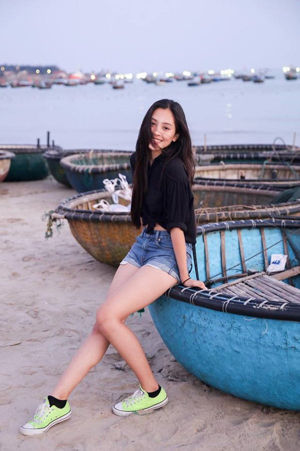 Gu thời trang đơn giản không đồ hiệu của Tân Hoa Hậu Việt Nam 2018
