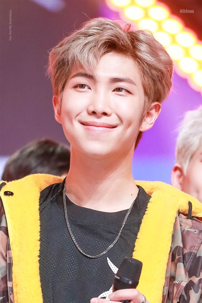 Top 9 idol Kpop có chữ viết đẹp đi đôi với khuôn mặt đẹp