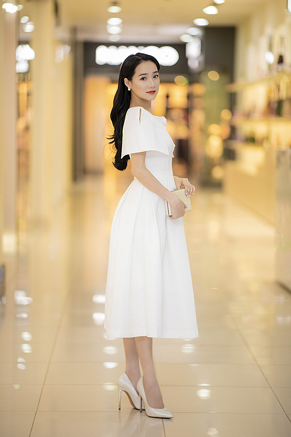 Tranh tang can vun vut nhu Nam Em, mach nuoc ban thuc don giam can than toc cua cac sao Viet