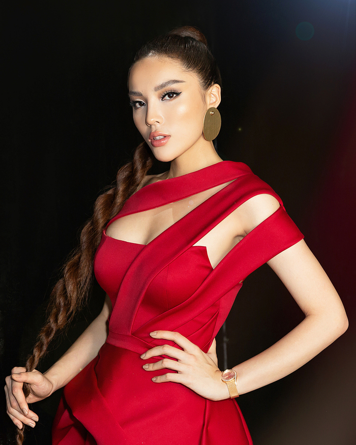 Tranh tang can vun vut nhu Nam Em, mach nuoc ban thuc don giam can than toc cua cac sao Viet