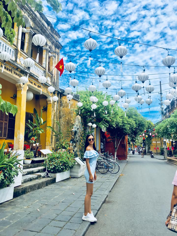 Gu thời trang đơn giản không đồ hiệu của Tân Hoa Hậu Việt Nam 2018
