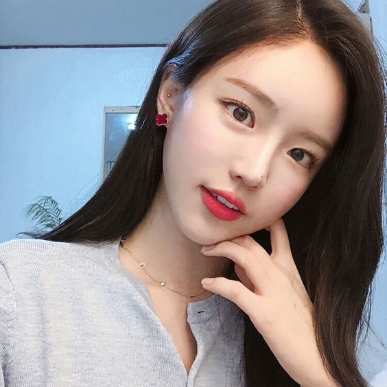 Tử vi ngày 8/9: Ma Kết vượng đường tình cảm