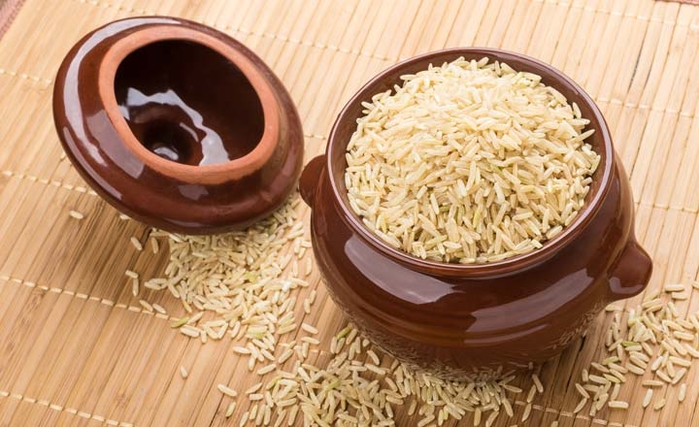 Vật dụng phong thủy đặt trong hũ gạo giúp gia đình làm ăn phát đạt