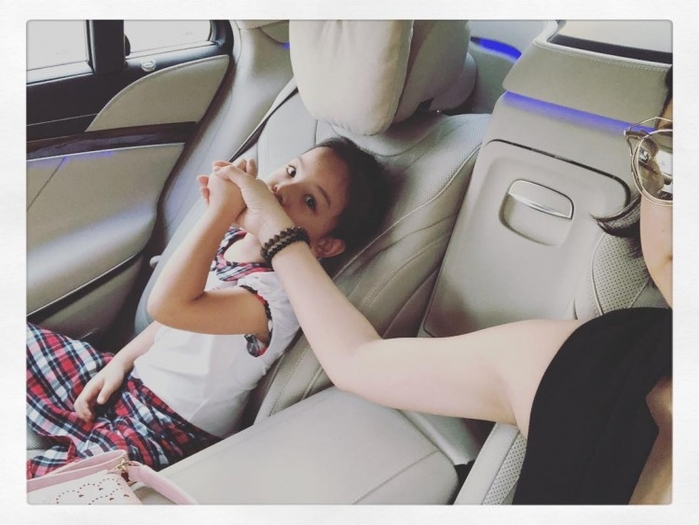 Những hình ảnh cực kỳ dễ thương của 2 thiên thần nhà Phạm Quỳnh Anh
