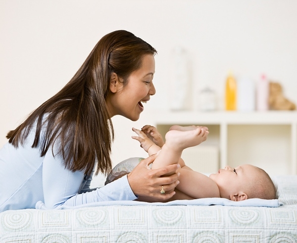 10 cách đối phó với những triệu chứng mệt mỏi, thiếu ngủ sau sinh