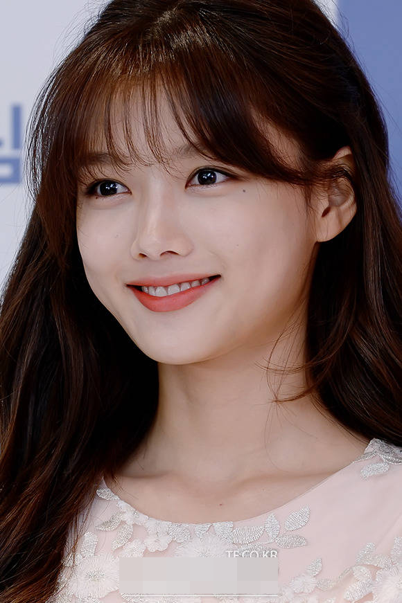 Choáng ngợp trước nhan sắc hiện tại của Kim Yoo Jung và Kim So Hyun