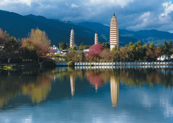 8 cổ trấn nghìn năm tuổi đẹp đến ngỡ ngàng ở Trung Quốc
