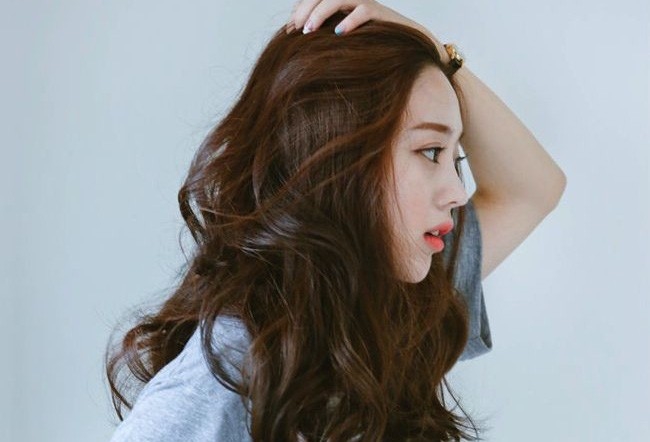 8 dấu hiệu cảnh báo sức khỏe đang có vấn đề thông qua mái tóc