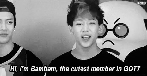 8 nam idol Kpop đạt trình “tự luyến” khó ai bì khi đi show