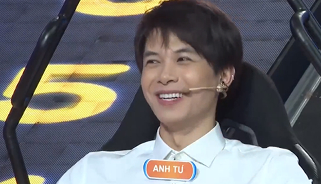 Anh Tú không thể phân biệt được gà trống - gà mái